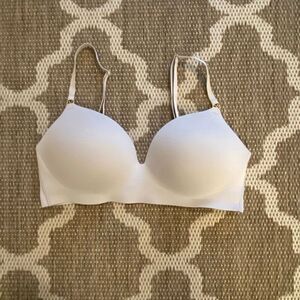Victoria’s Secret dream angels padded no wire bra size 36D
